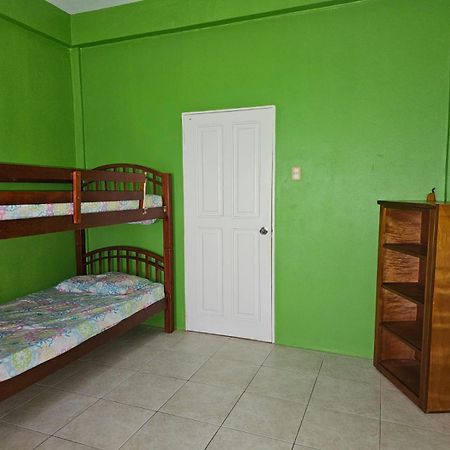 Fish Tobago Guesthouse Or Joy And Brandon Guesthouse Buccoo Habitación foto