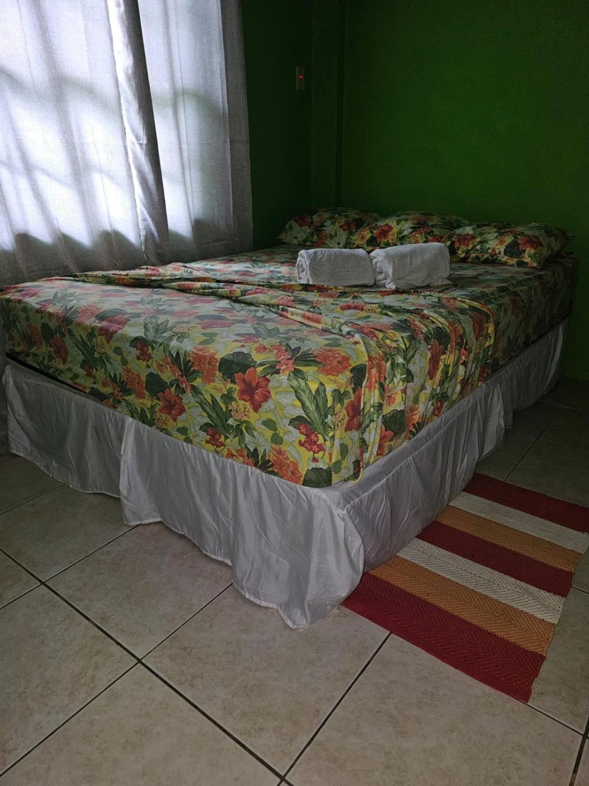 Fish Tobago Guesthouse Or Joy And Brandon Guesthouse Buccoo Habitación foto